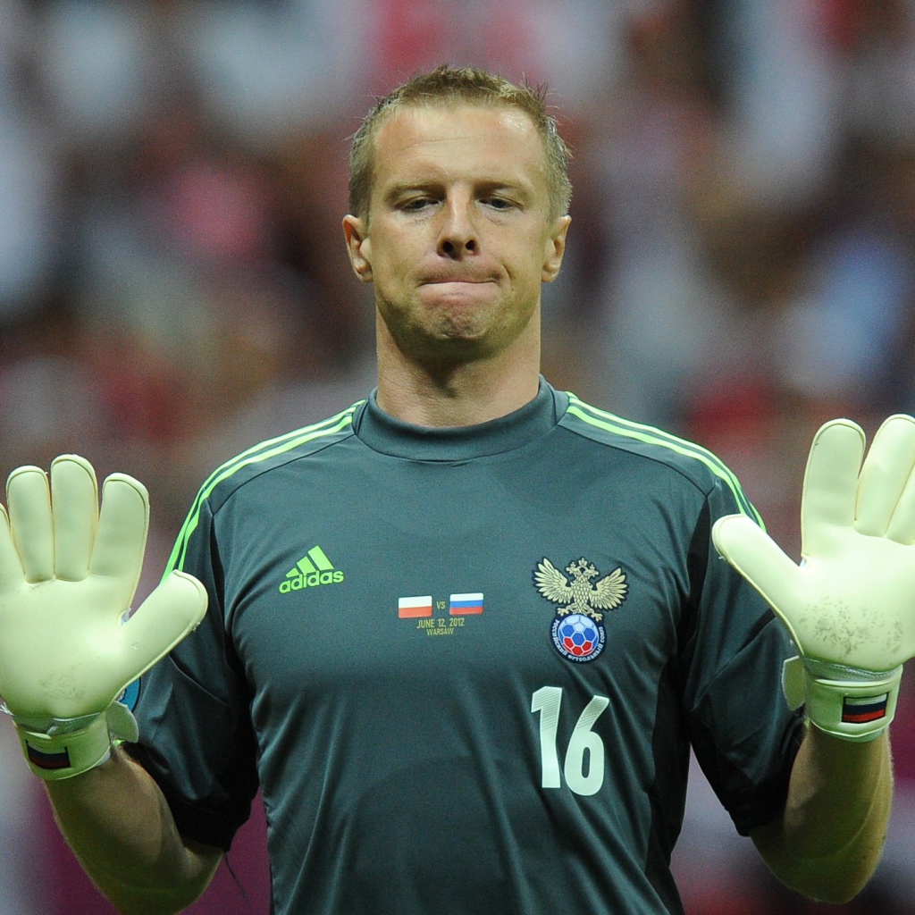 Блистательный вратарь Российской сборной Вячеслав Малафеев