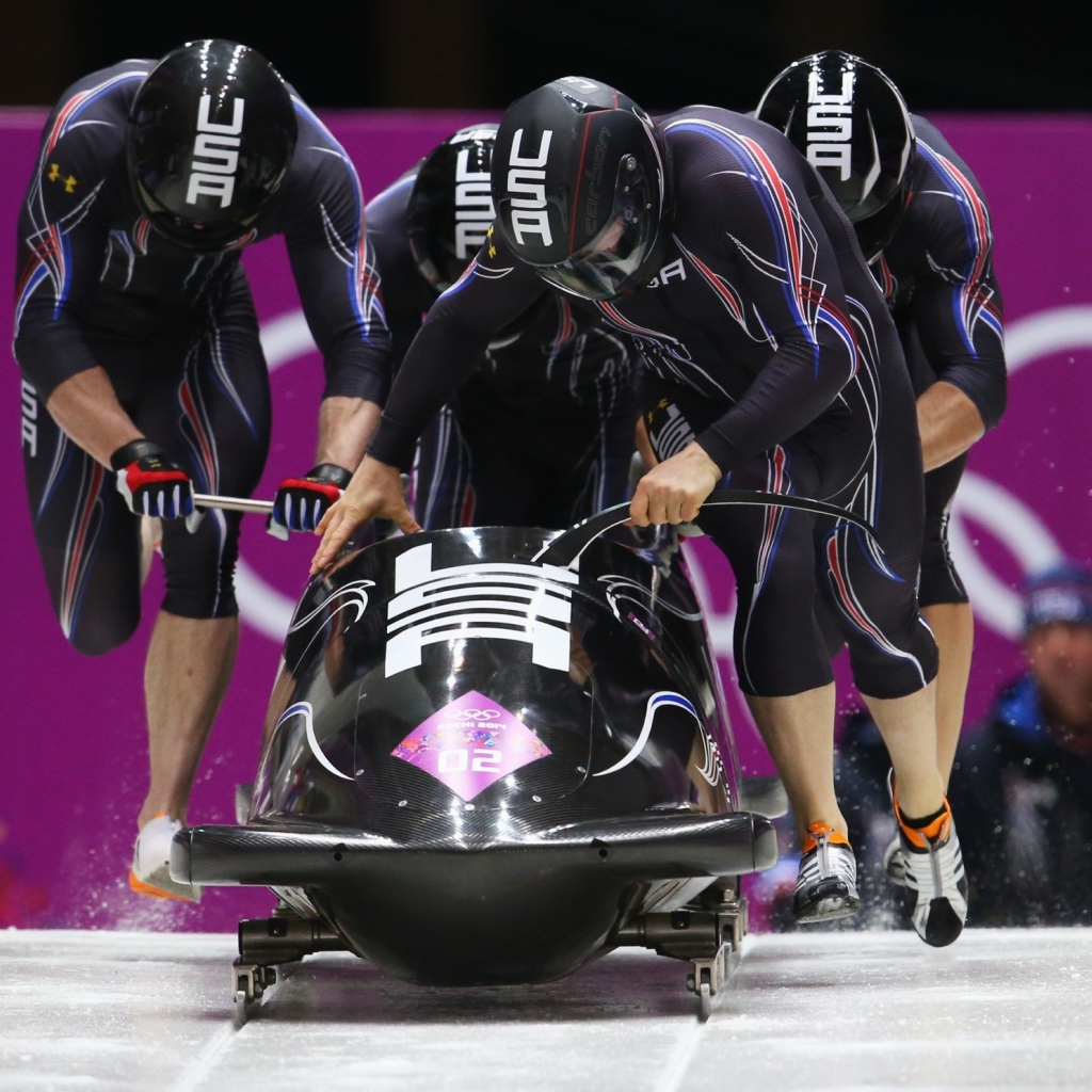 Обладатели бронзовой медали сборная США бобслеисты олимпиада  в Сочи