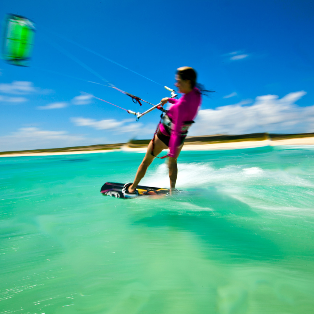 Девушка серфинг