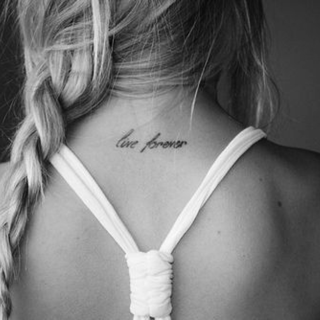 Надпись тату на шее