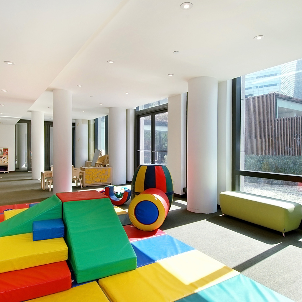 Просторная детская комната