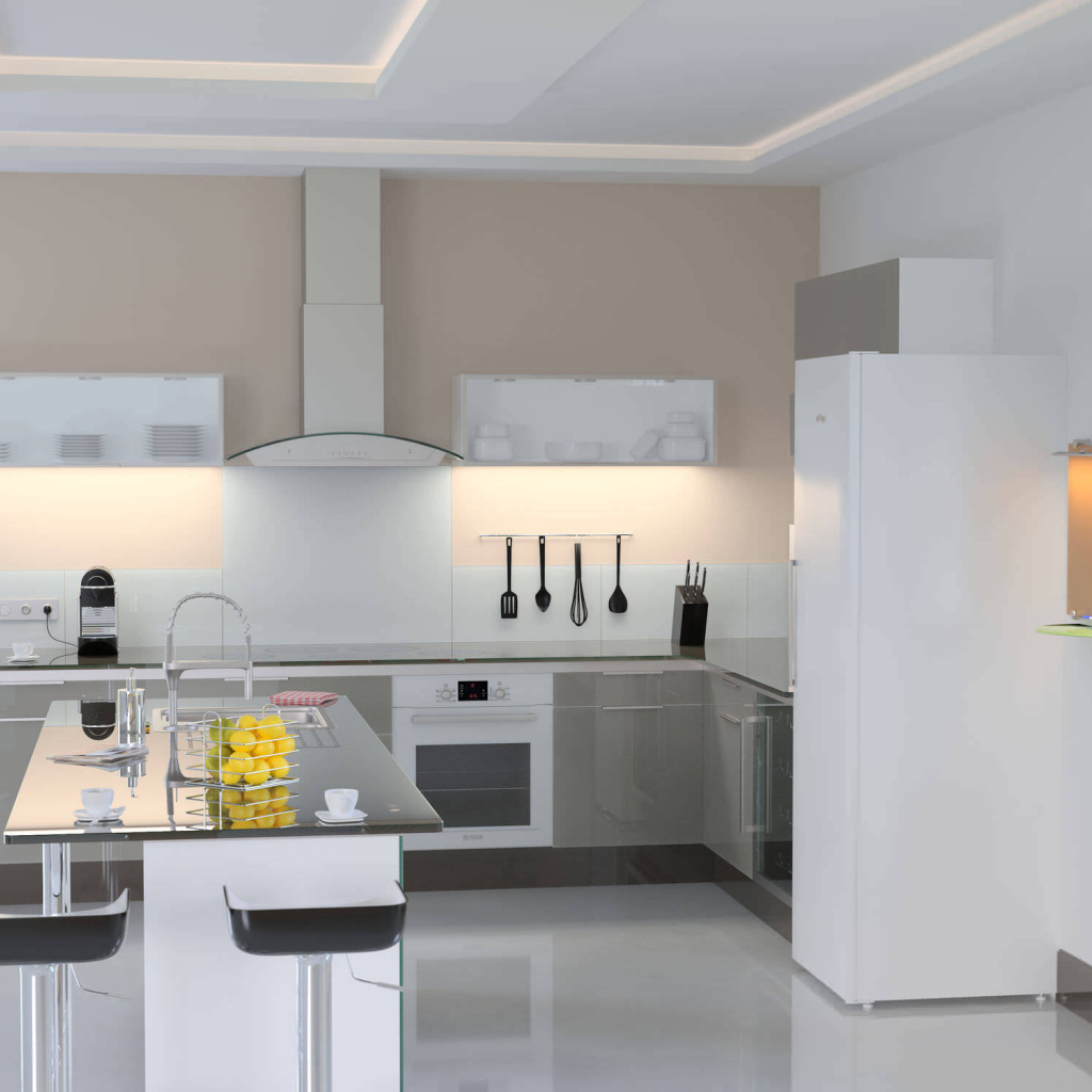 Белый холодильник в кухне