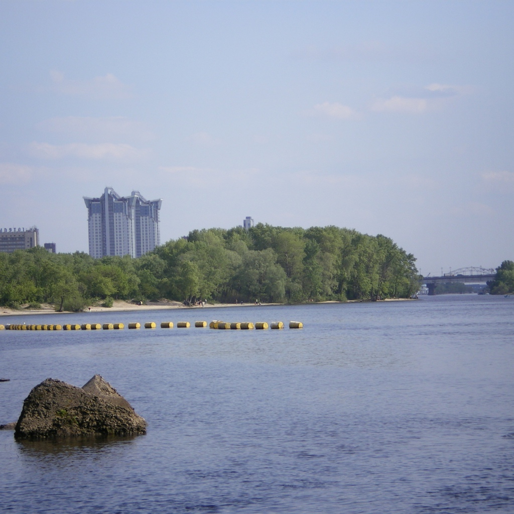 Широкие просторы Днепра в Киеве