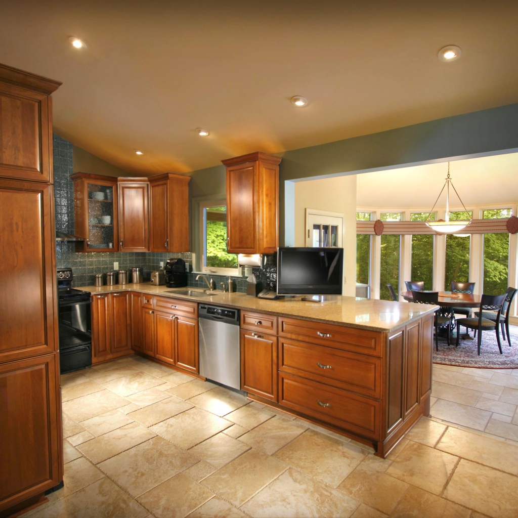 Деревянная мебель для кухни