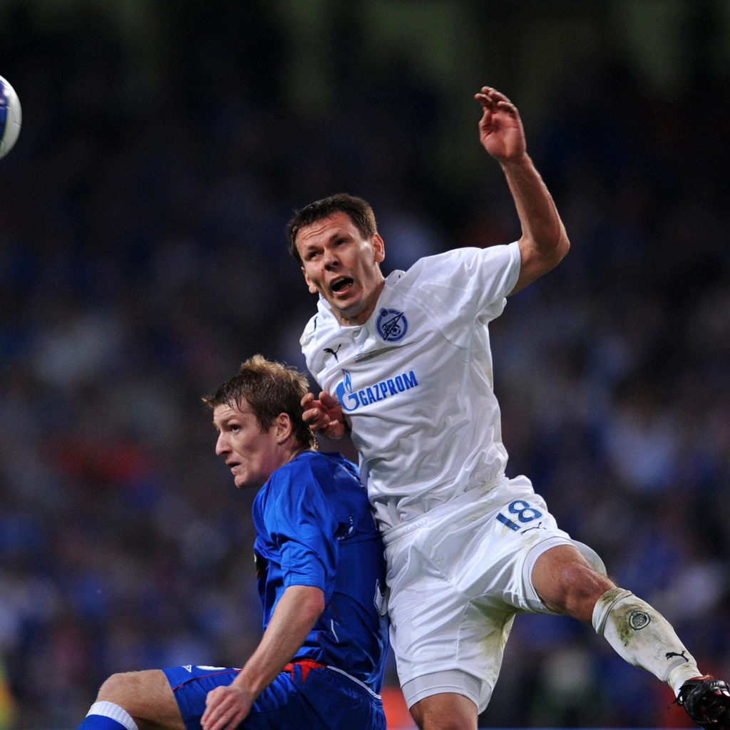 Константин Зырянов полузащитник Зенита в игре