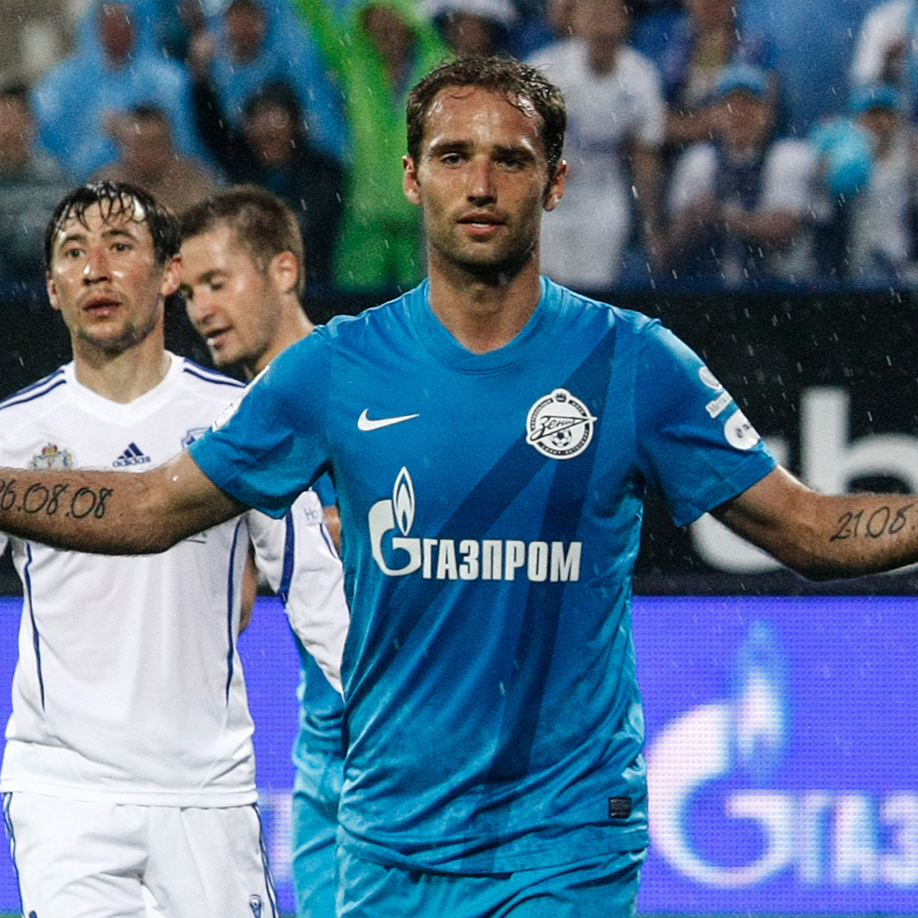 Роман Широков полузащитник Зенита на поле