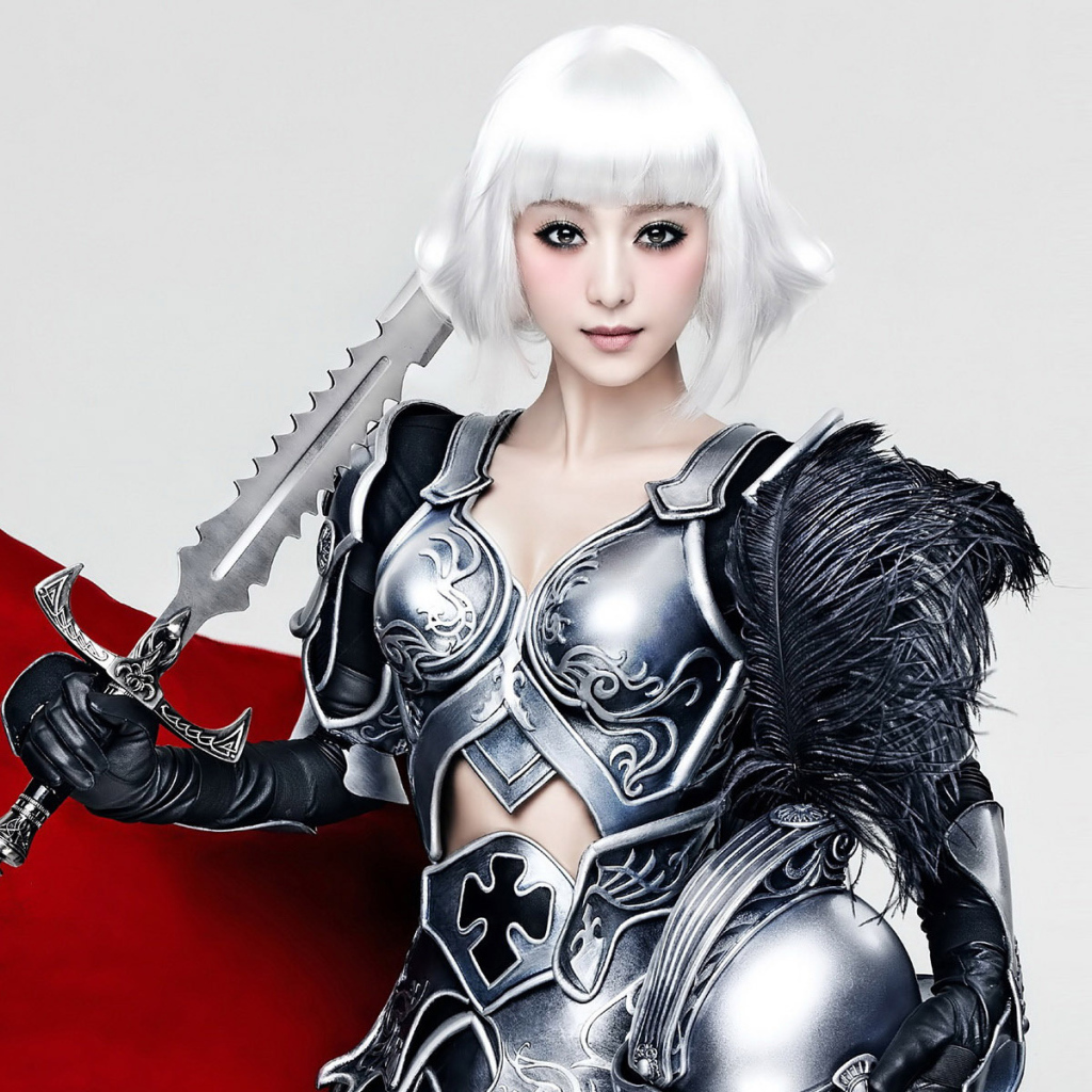 Девушка в доспехах