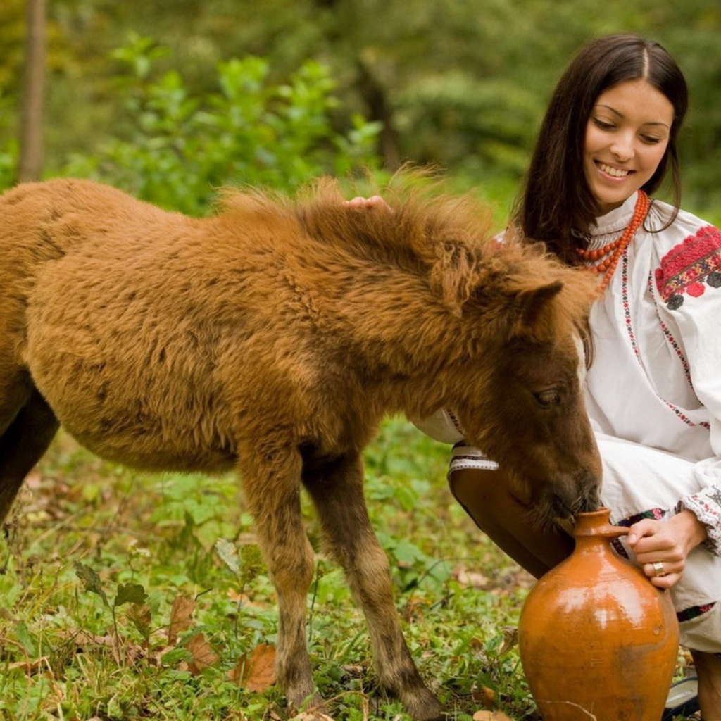 Девушка с кувшином