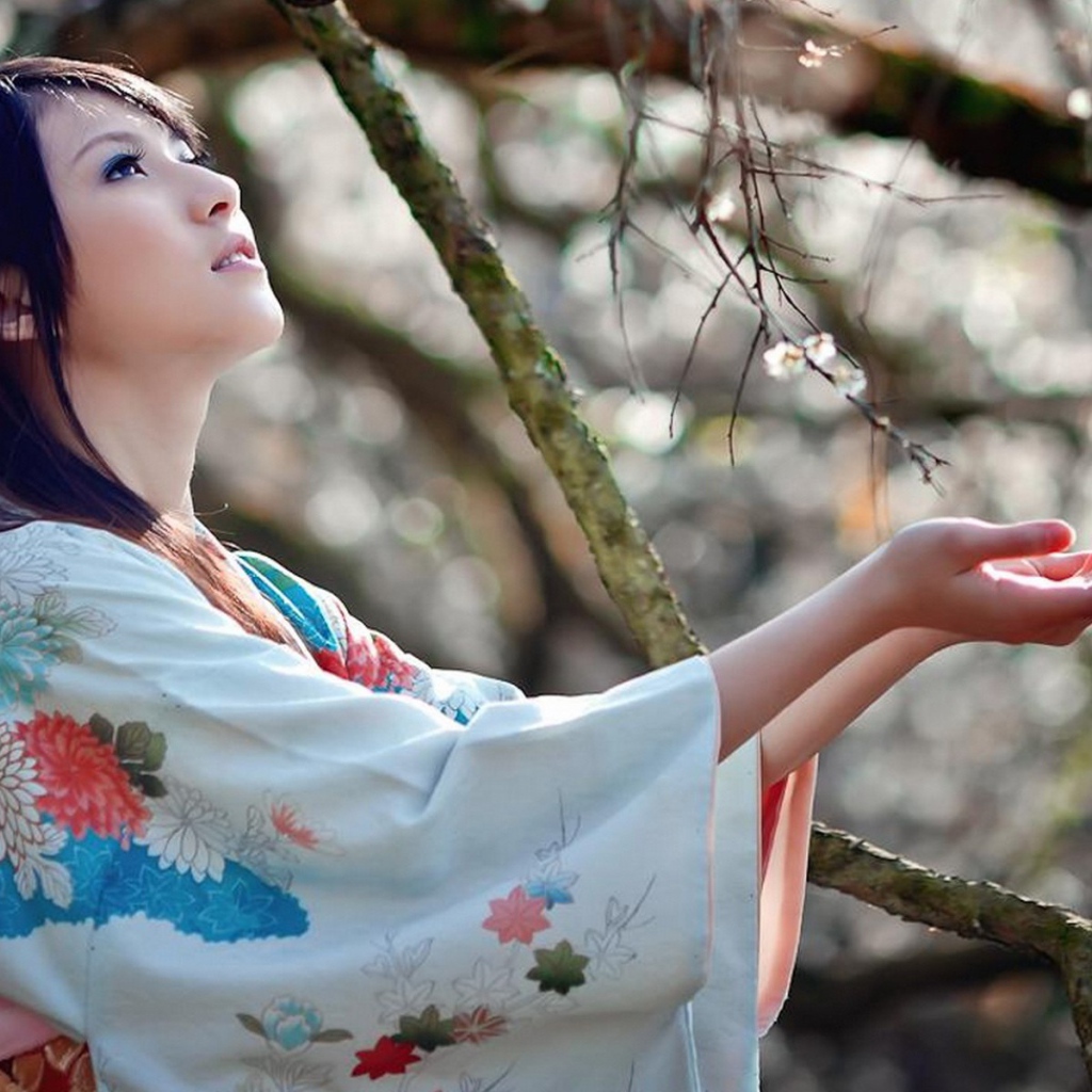 Японка встречает весну