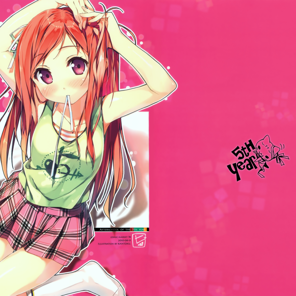 Девушка аниме в носках на розовом фоне