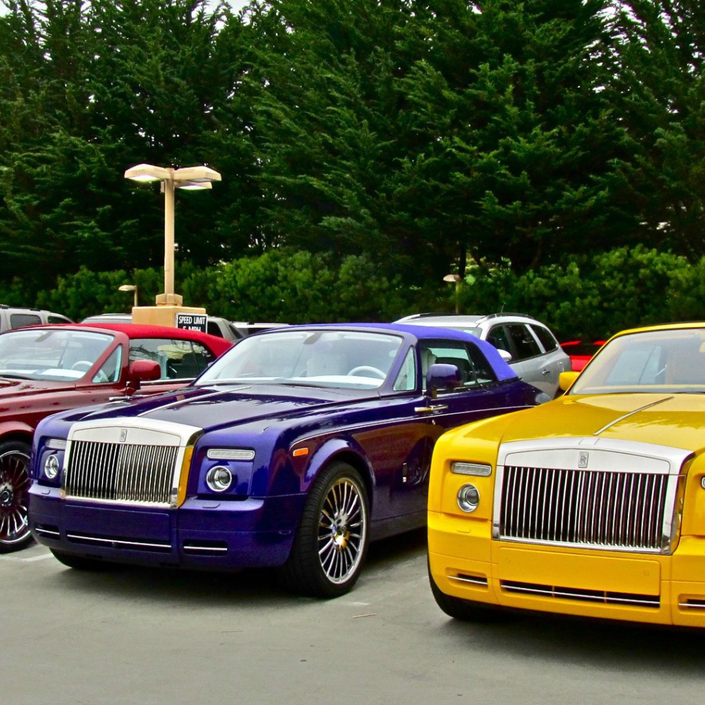 Яркие автомобили Rolls-Royce Phantom