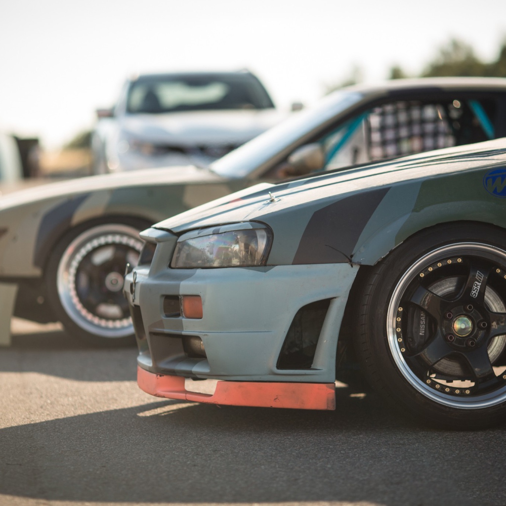 Автомобили на уличных гонках