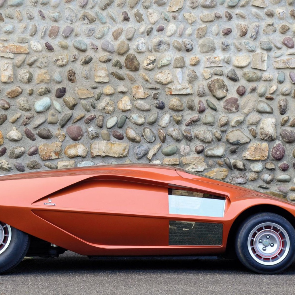 Футуристический автомобиль Lancia Stratos