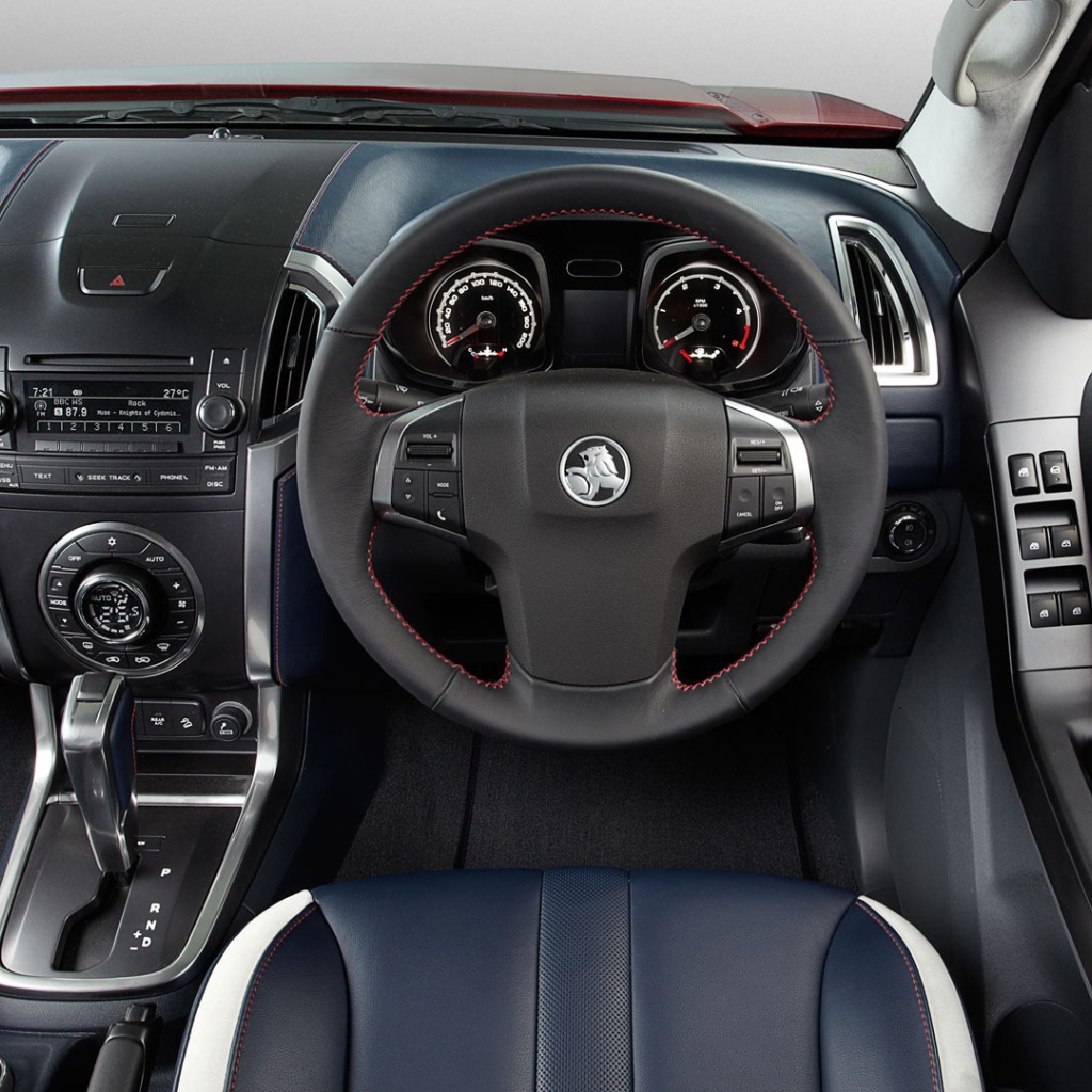 Интерьер автомобиля Holden Colorado