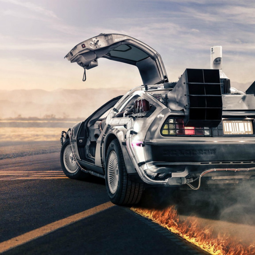 Мощный автомобиль DeLorean DMC-12