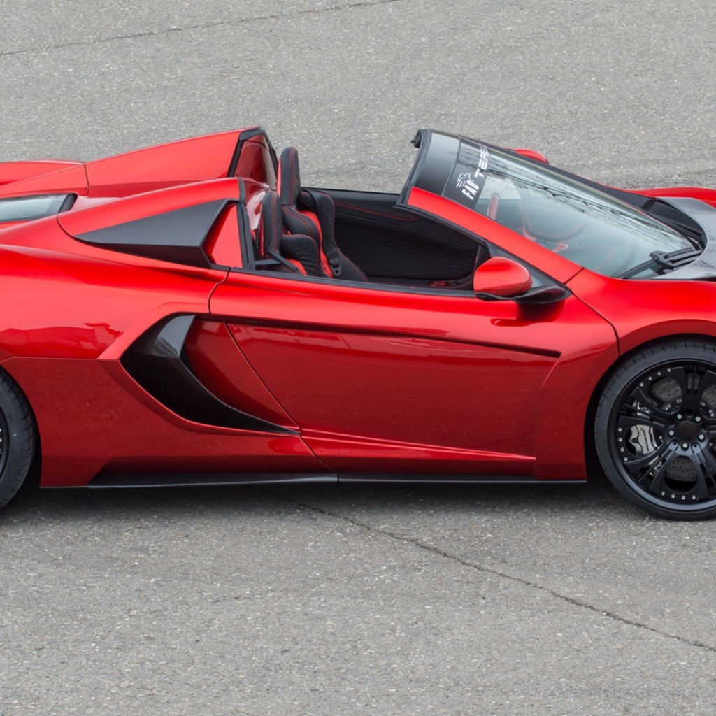 Красный кабриолет McLaren