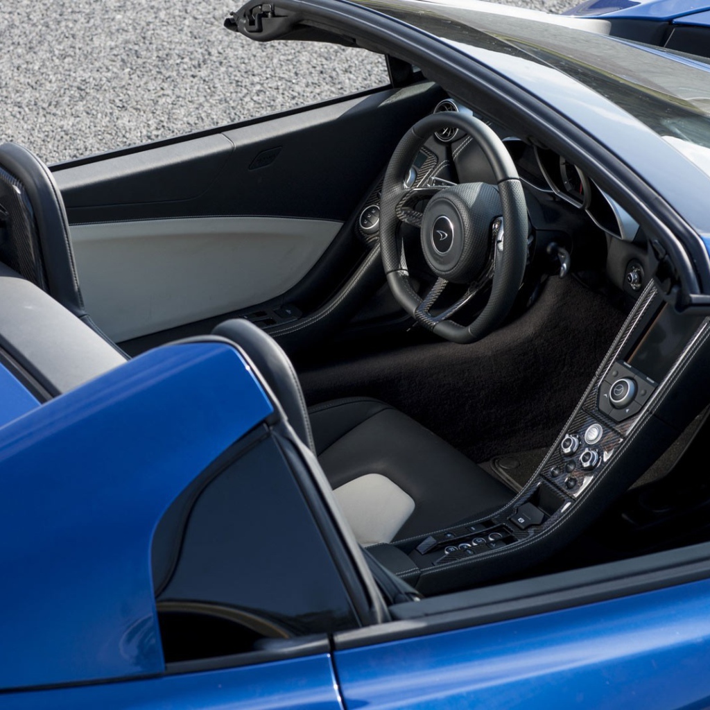 Салон кабриолета McLaren