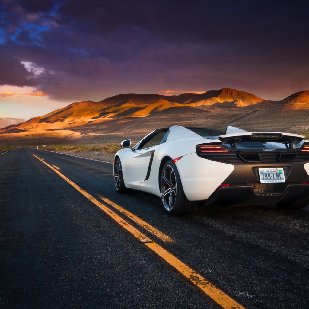 Белый кабриолет McLaren