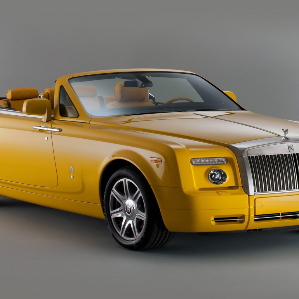 Желтый кабриолет с желтым кожаным салоном