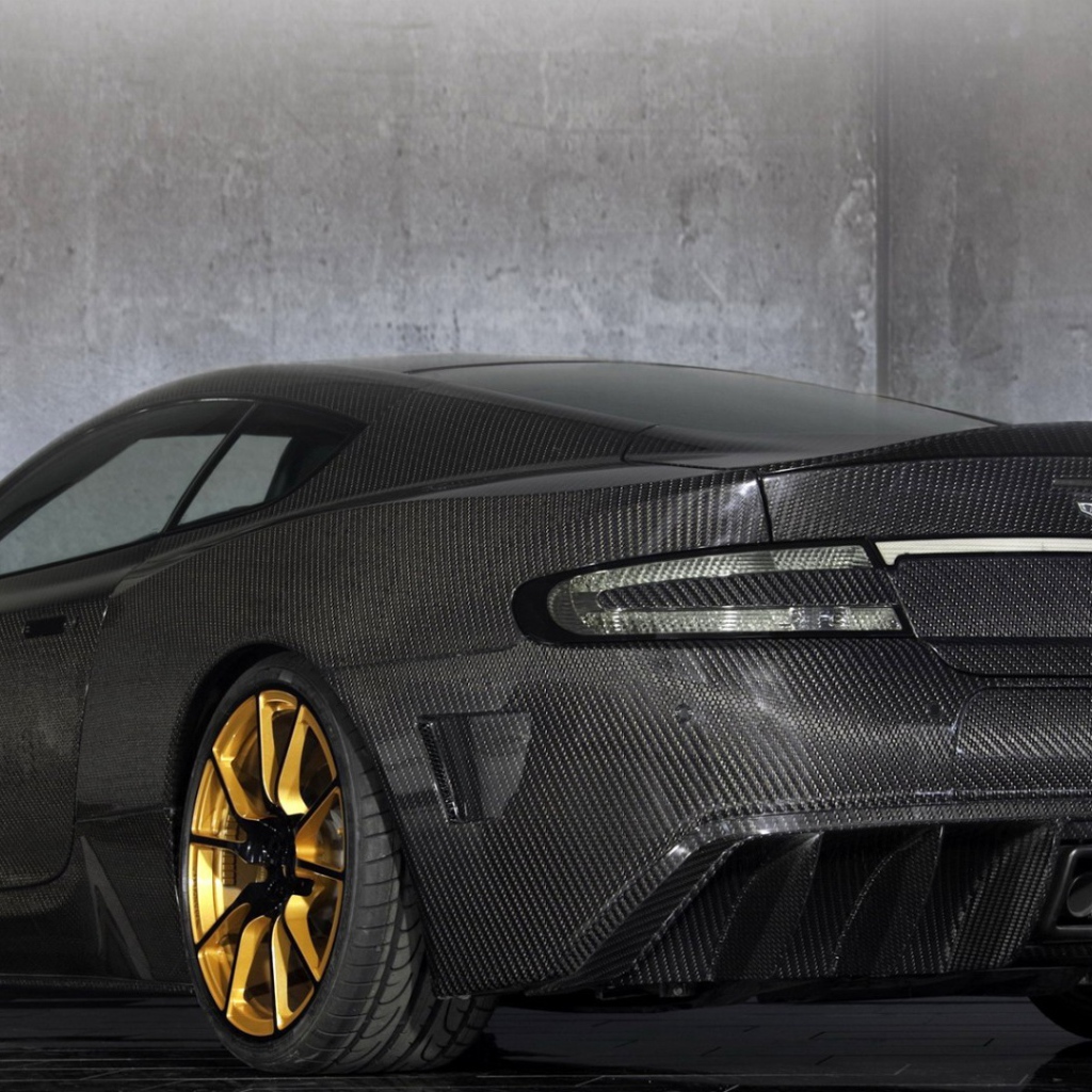 Текстура карбон на черном Aston Martin