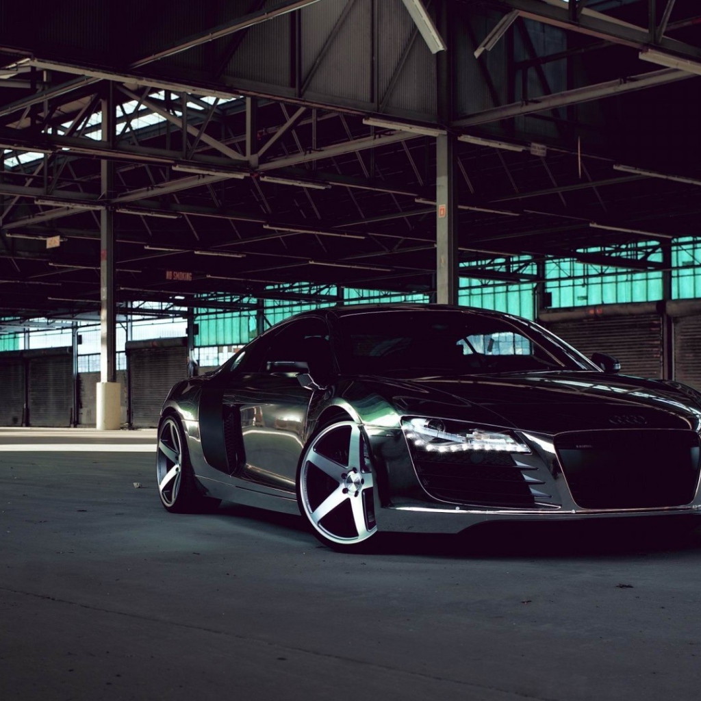 Стильный черный Audi R10