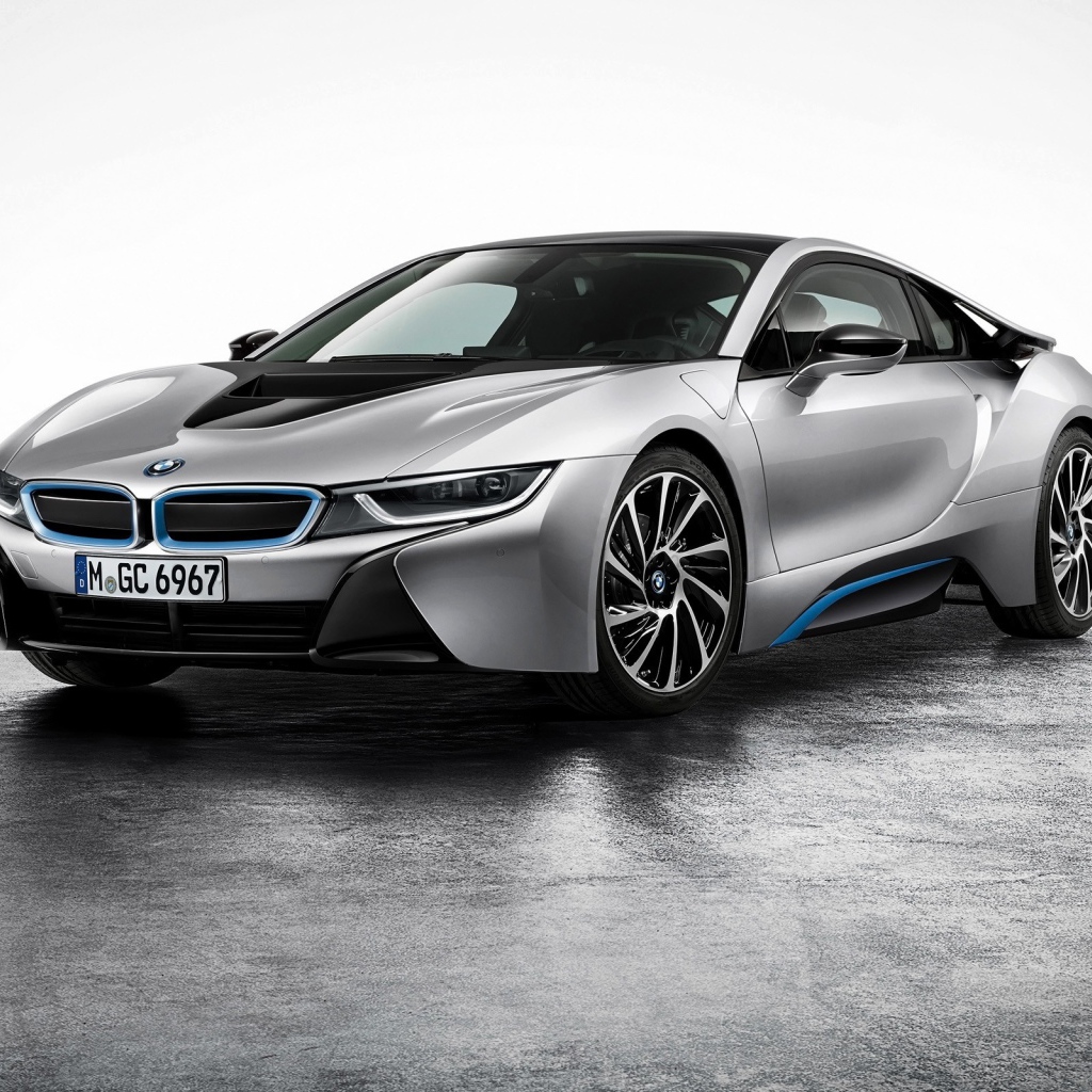 Серый автомобиль BMW i8