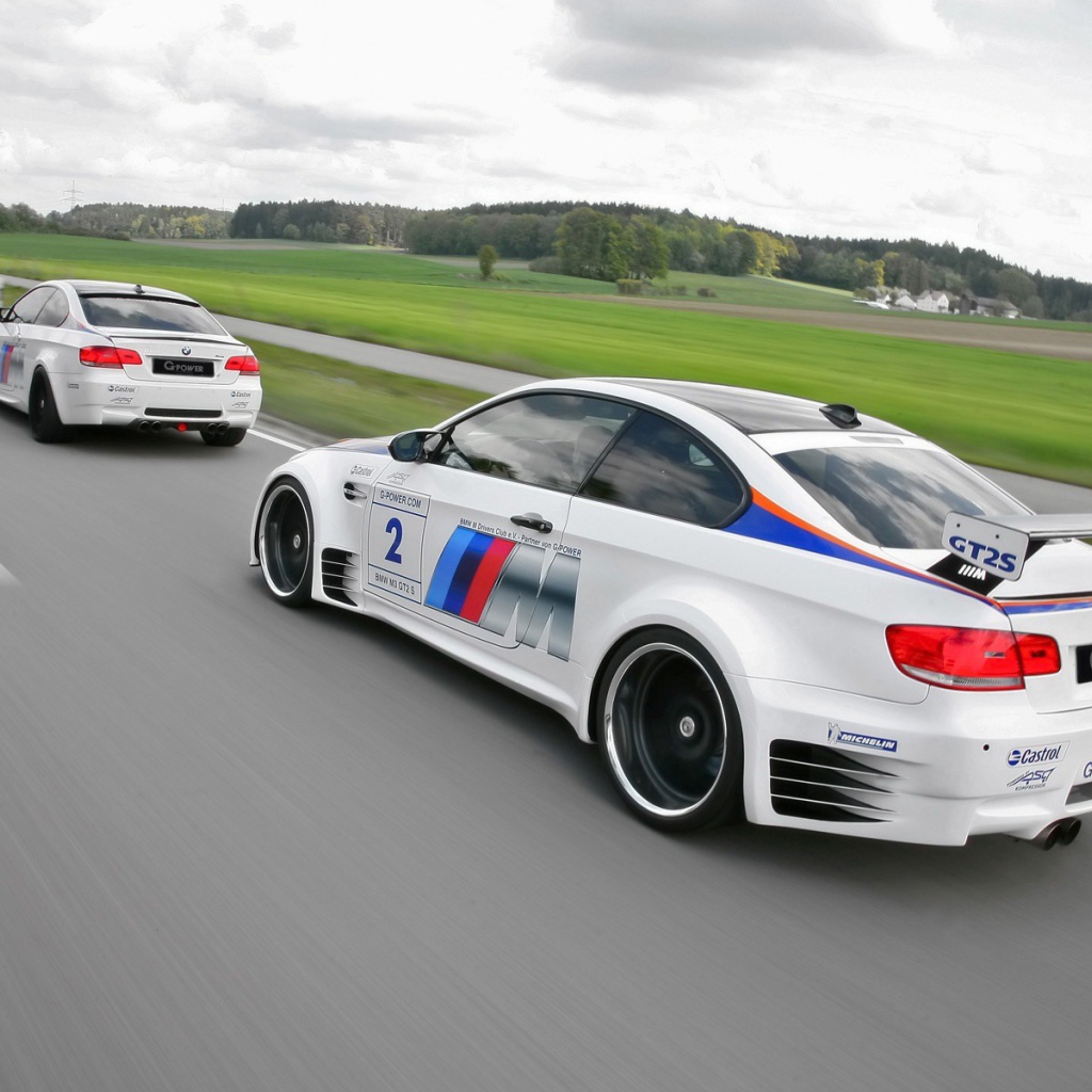 Гонки на белых автомобилях BMW M3 GTS