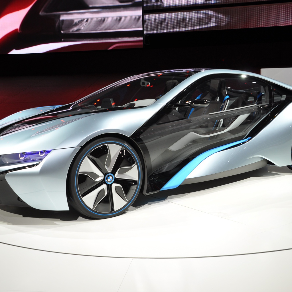 Концепт автомобиля БМВ на выставке