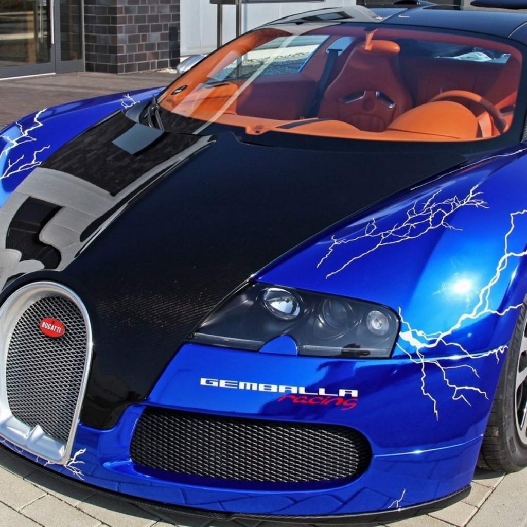 Молнии на синем Bugatti Veyron