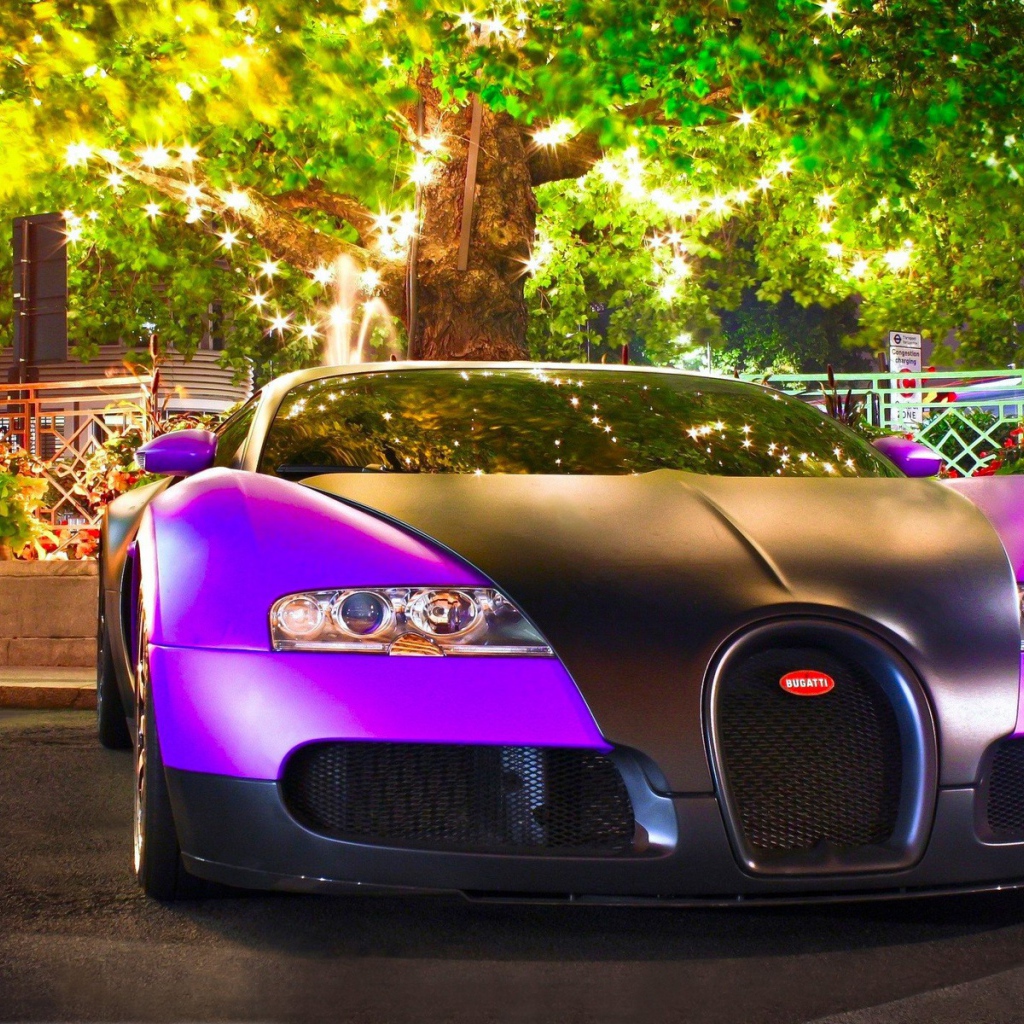 Сиреневый Bugatti Veyron с черным капотом