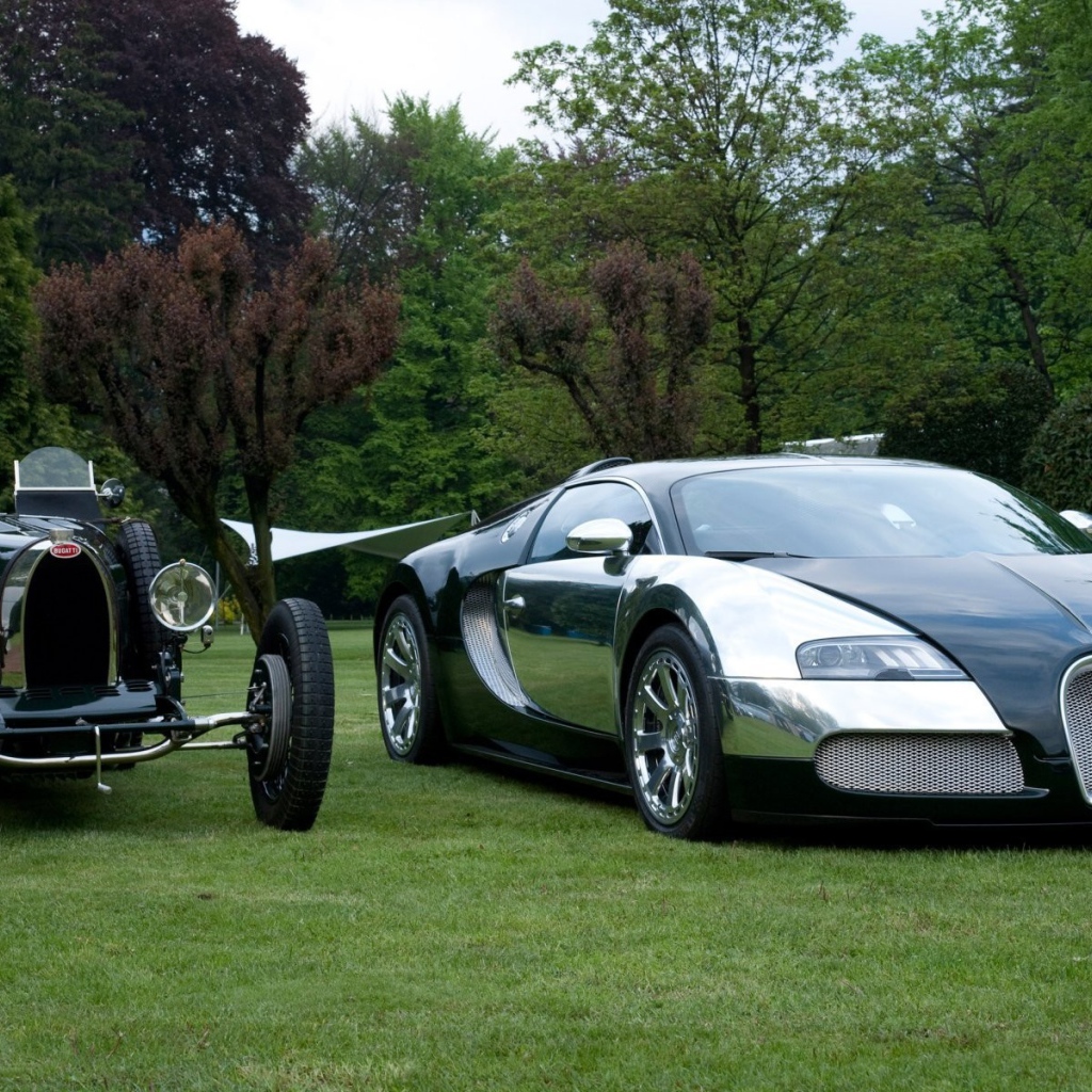 Ретро и современный автомобили Bugatti