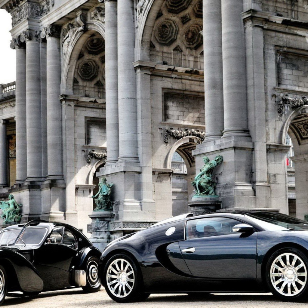 Два поколения авто Bugatti