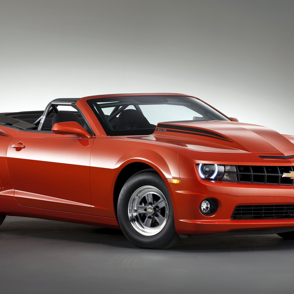 Красный Chevrolet COPO Camaro