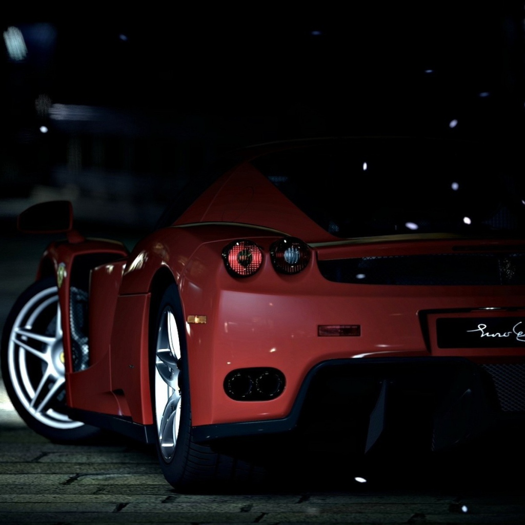 Автомобиль Ferrari Enzo во мраке