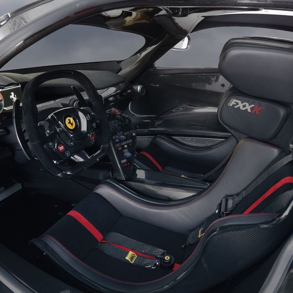 Салон автомобиля Ferrari FXX K
