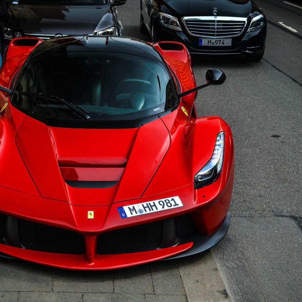 Спортивный автомобиль Ferrari LaFerrari