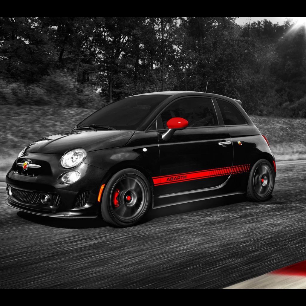 Черный Fiat 500 Abarth