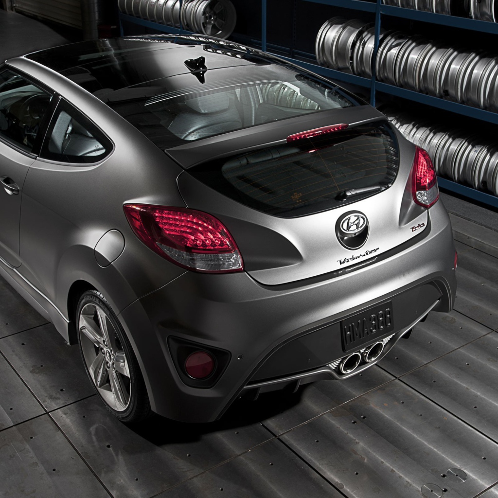 Авто Hyundai Veloster в гараже