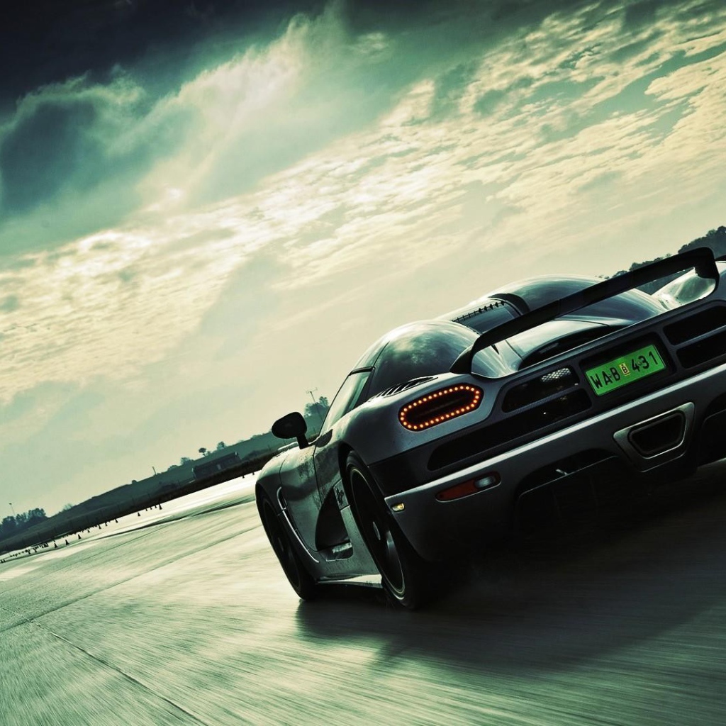 Супер кар Koenigsegg CCX