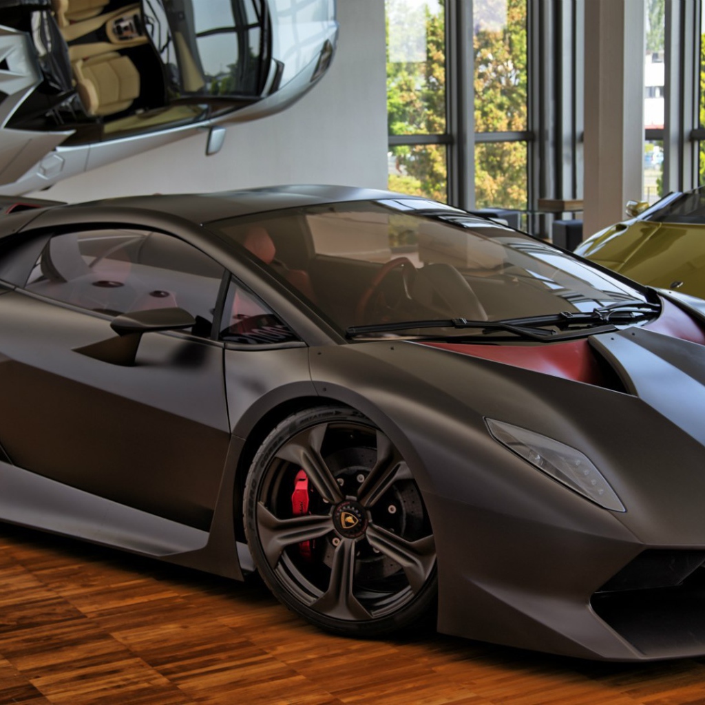 Автомобиль Lamborghini Sesto Elemento