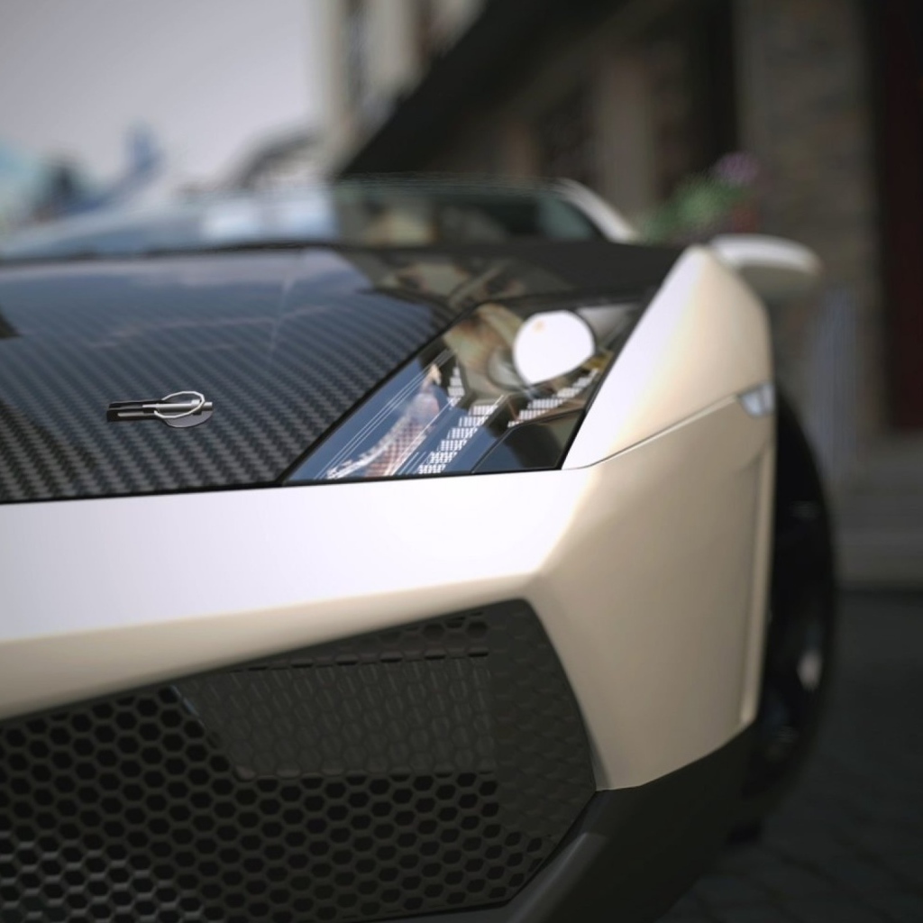 Карбоновый капот белого Ламборгини
