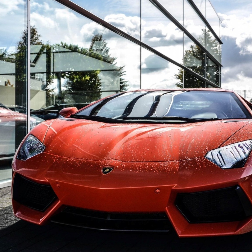 Красный Lamborghini Reventon