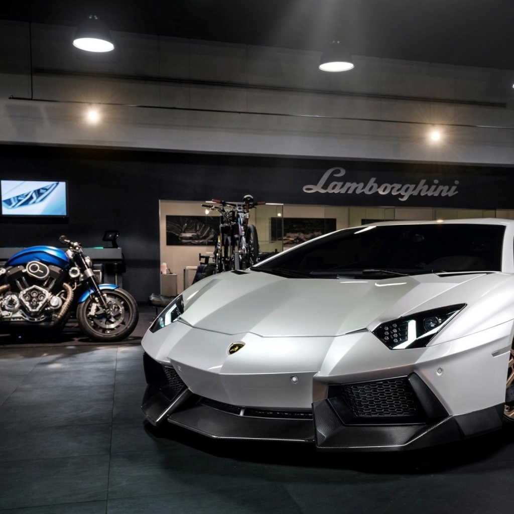 Белый Lamborghini Aventador Новитек Торадо