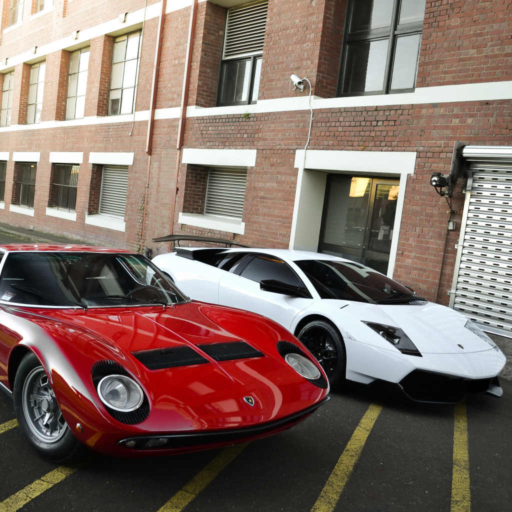 Белый и красный ламборджини