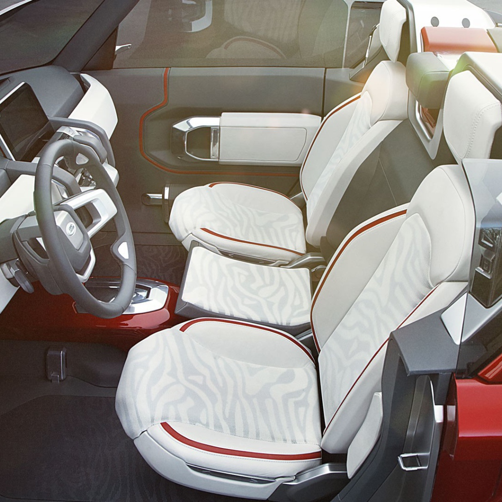 Салон нового Land Rover DC100