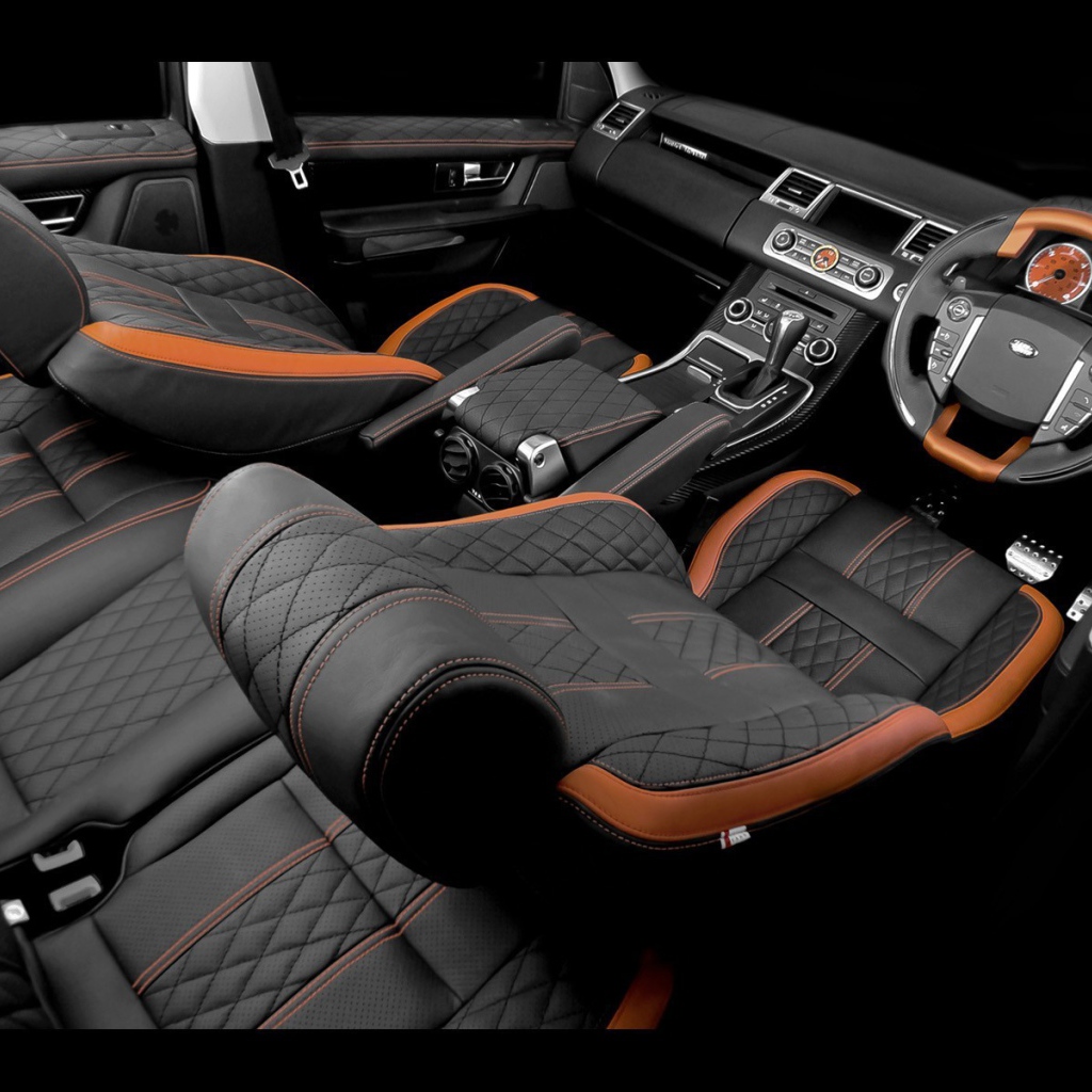 Салон автомобиля Land Rover