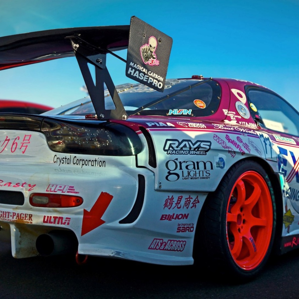 Аппликации на спортивной Mazda RX-7