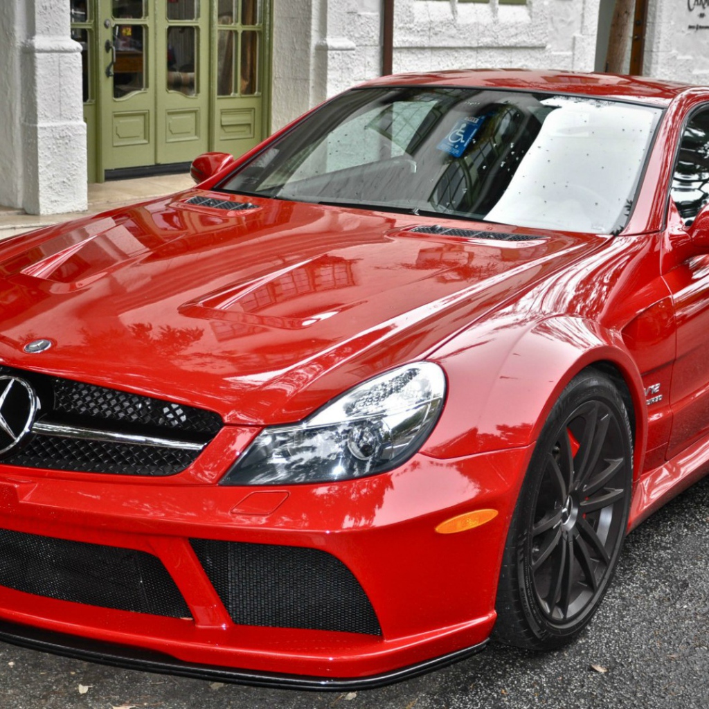 Ярко красный Mercedes-Benz SL65 AMG