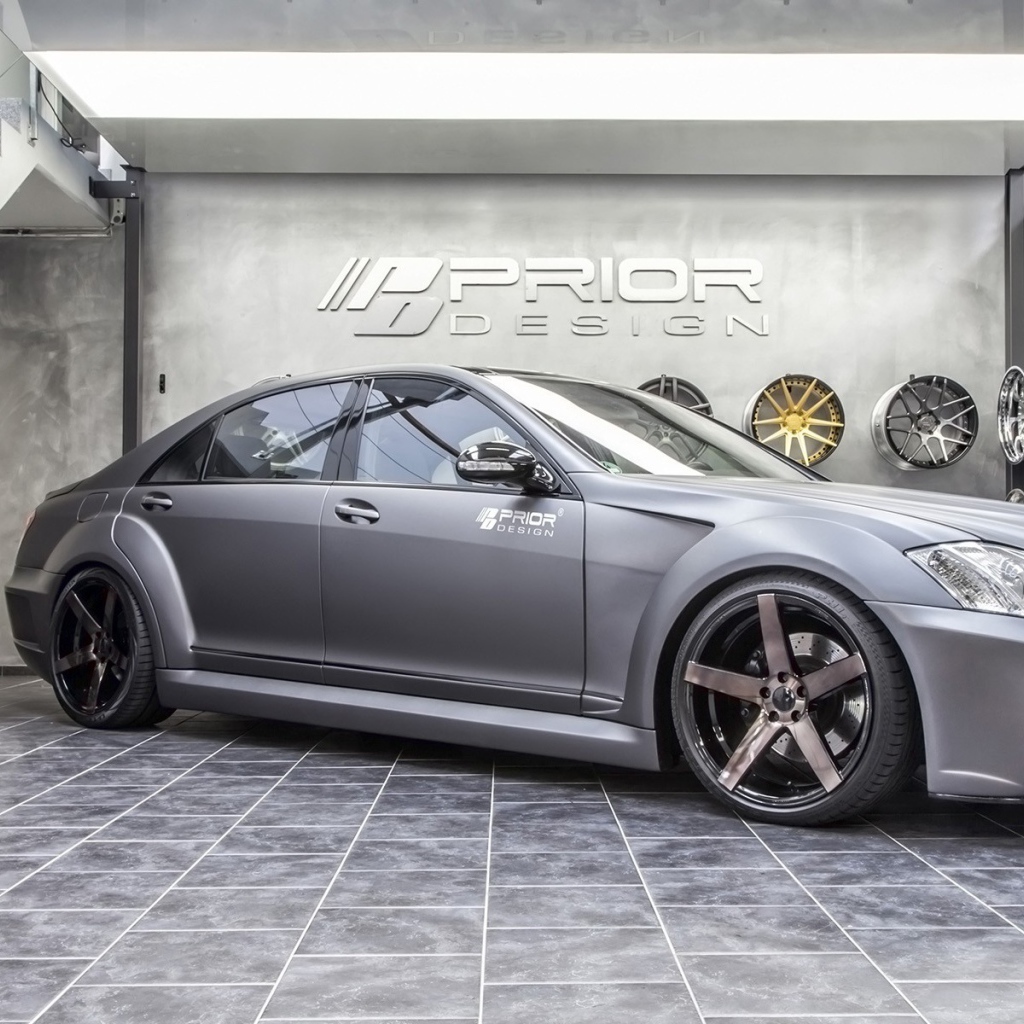 Серый Mercedes-Benz S Class