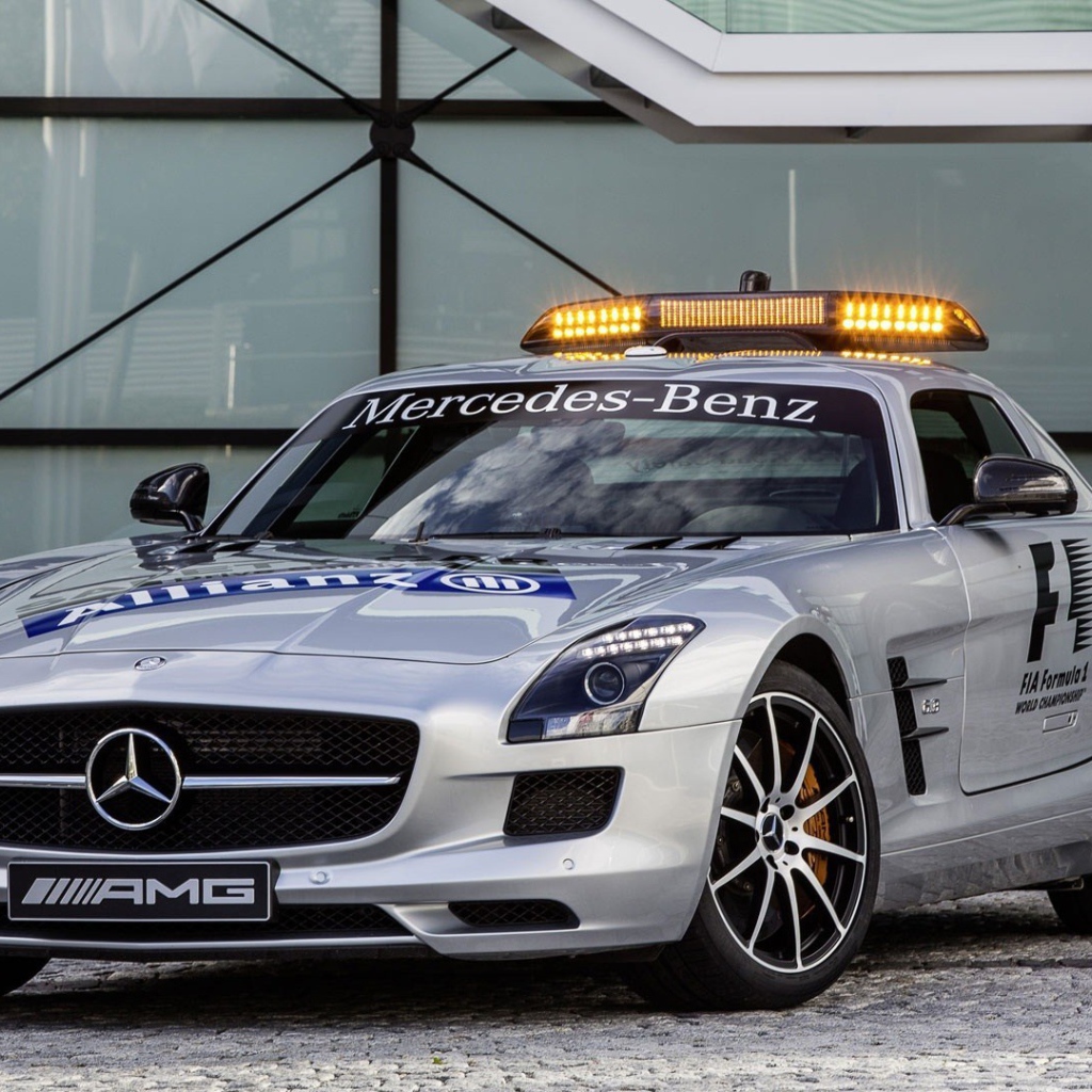 Полицейский автомобиль Мерседес